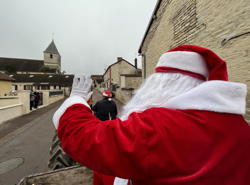 Tournée du Père Noël (en tracteur !) à Longchamp-sur-Aujon